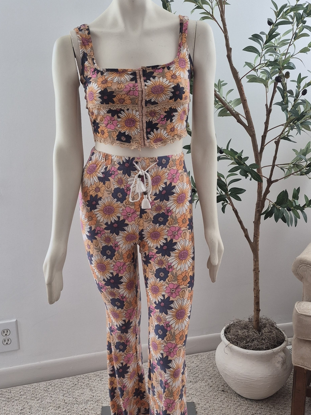 Forever 21 Floral Crop Top and Flare Pants Set Retro 70s Style Orange Pink Small